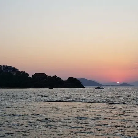 Camping Zirkon Beach Camping *